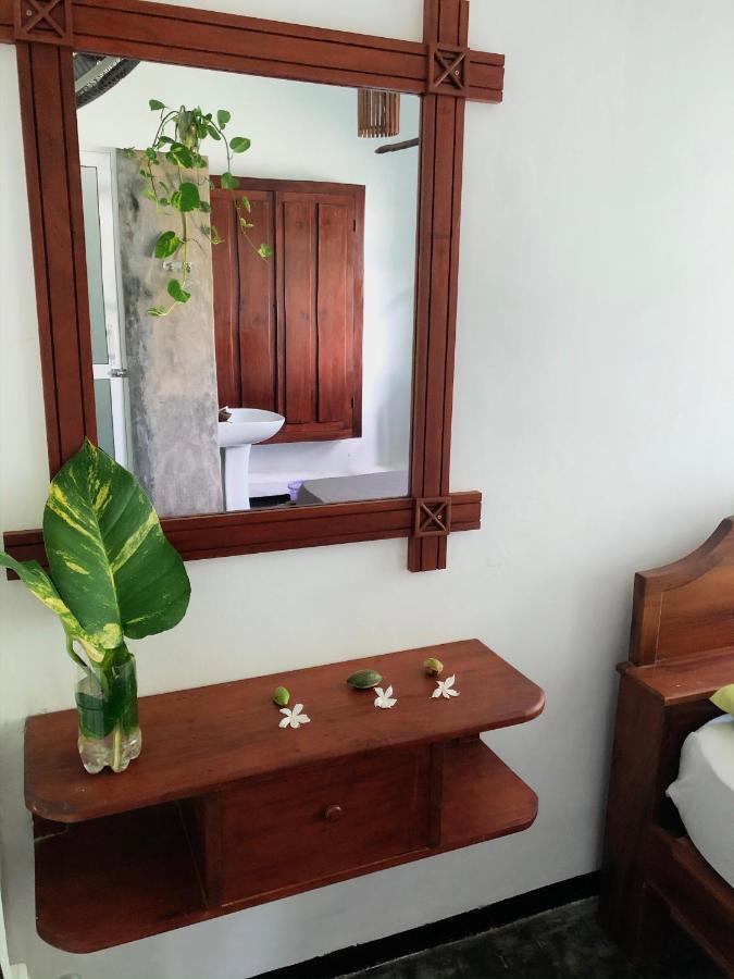 Circus Lagoon Hideaway Bed and Breakfast Dodanduwa Exterior foto